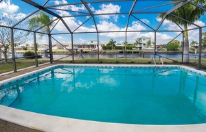 Pool Cages Cape Coral: Your Checklist Before Spring Swimming