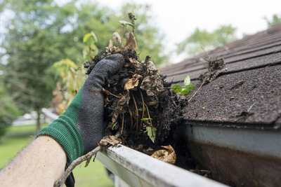 How to Prepare Gutters Ft. Myers FL for Severe Weather